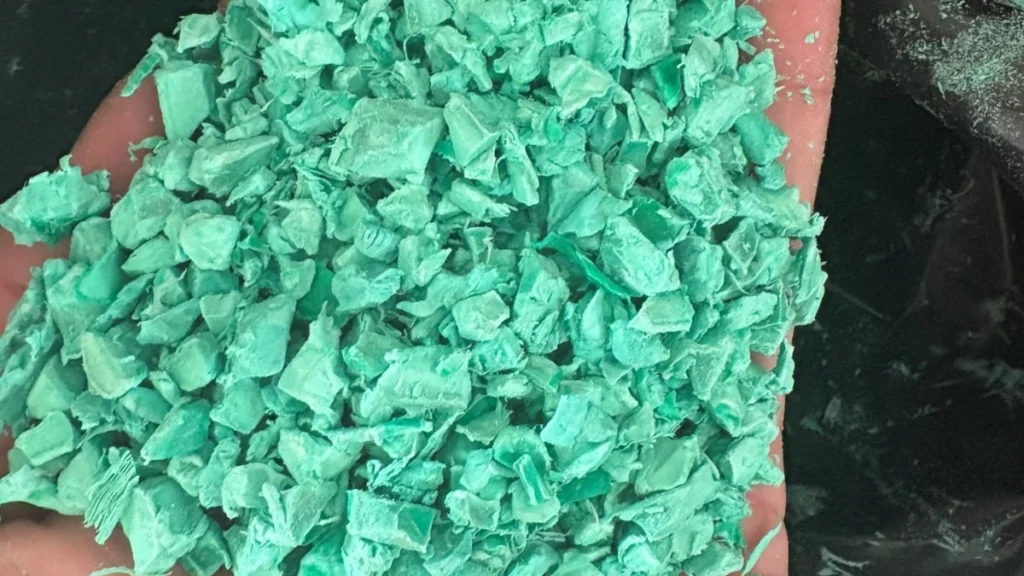 Zielony przemiał PP z odpadów poprodukcyjnych — zbliżenie materiału